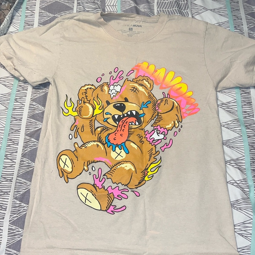 casual tee shirt